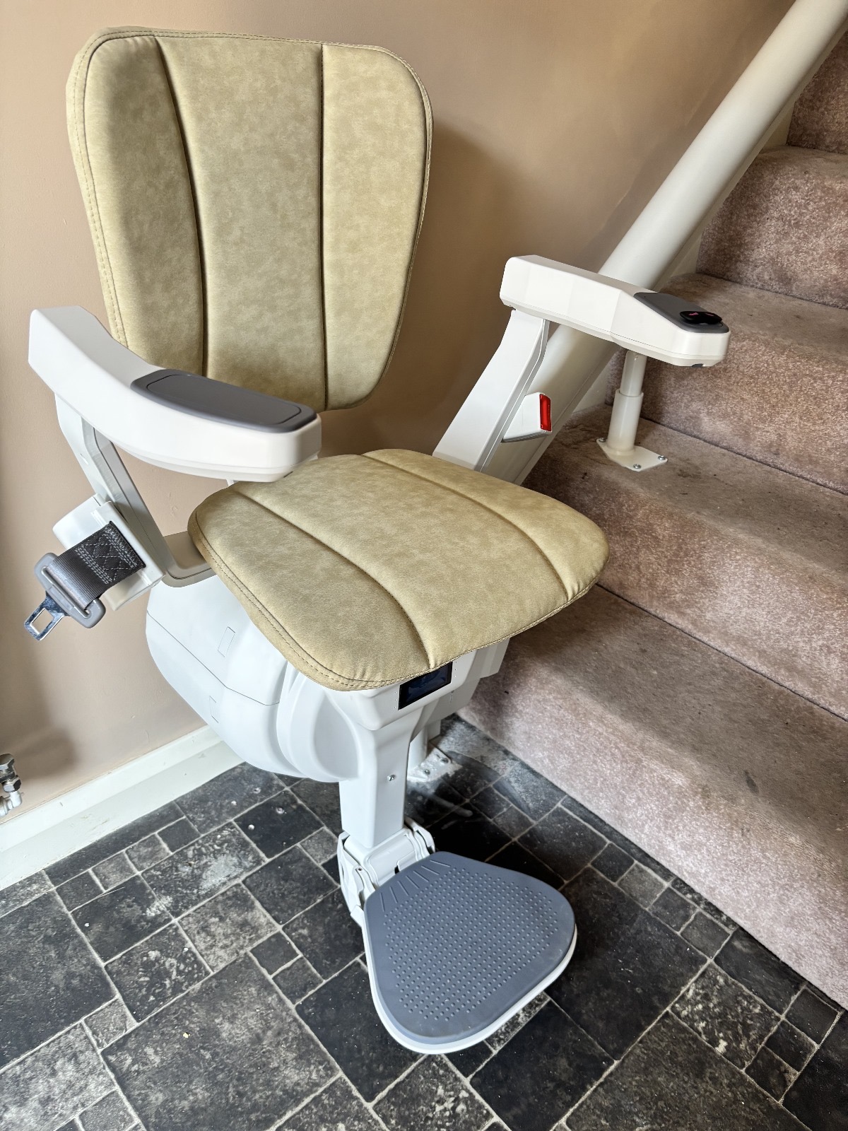 A platinum stairlift in sand color