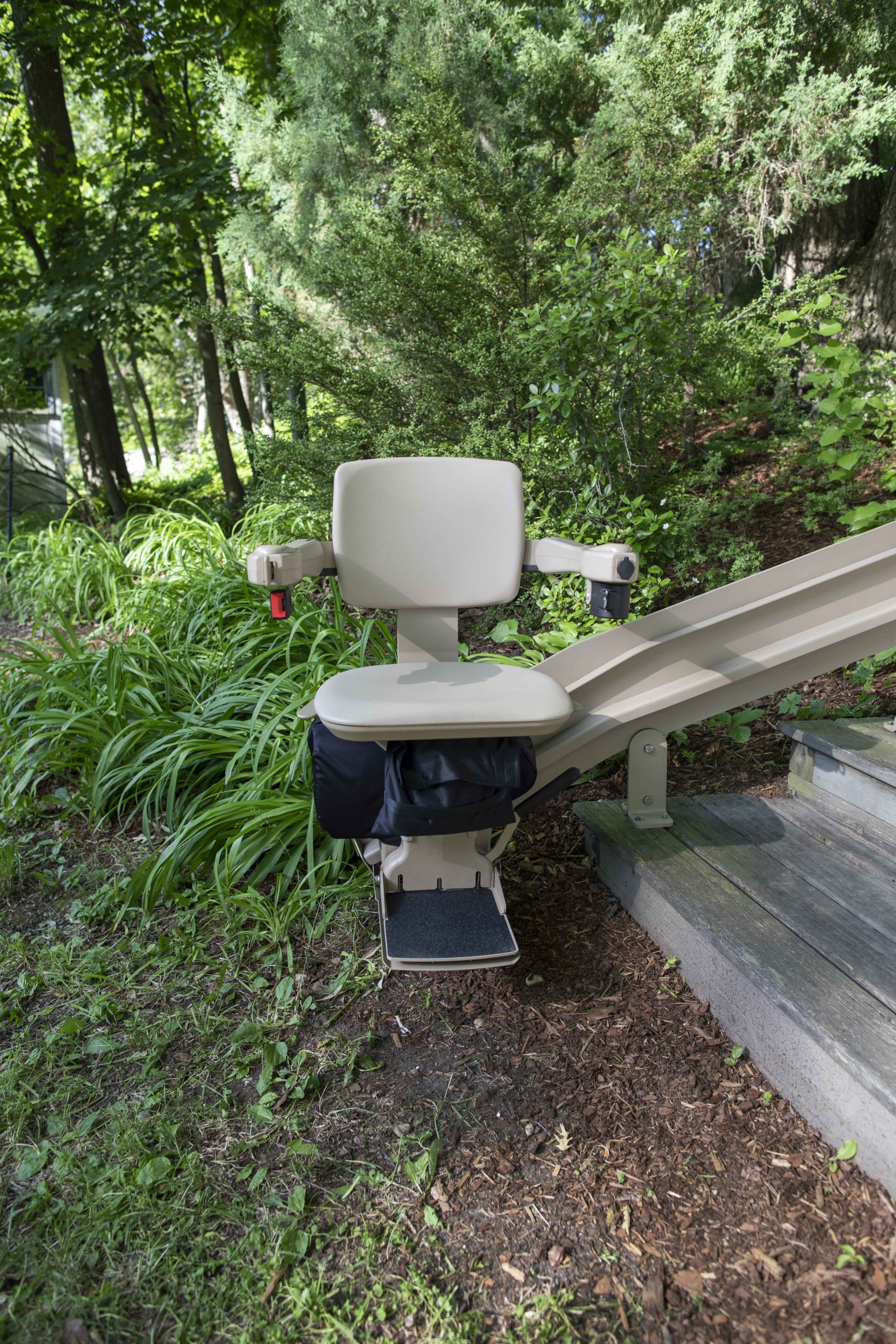 a bruno elite curved outdoor stairlift